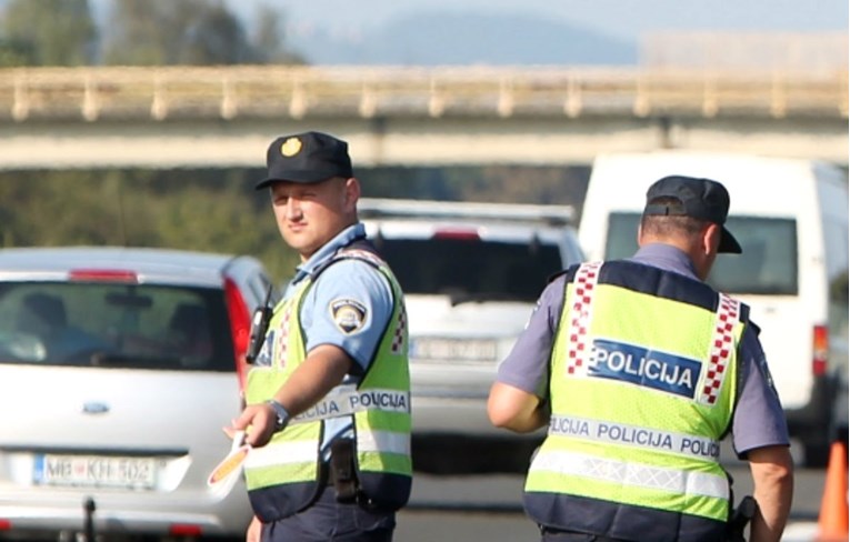 Oružana pljačka benzinske na autocesti A1, jedan čekao u autu