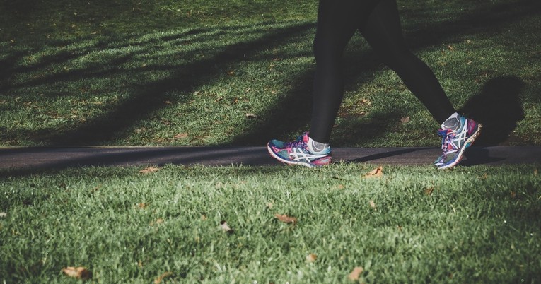 Liječnik rekao koliko koraka trebate napraviti u danu da biste sagorjeli salo