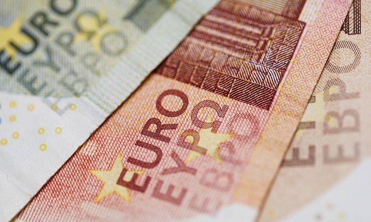 Nova češka vlada neće uvesti euro