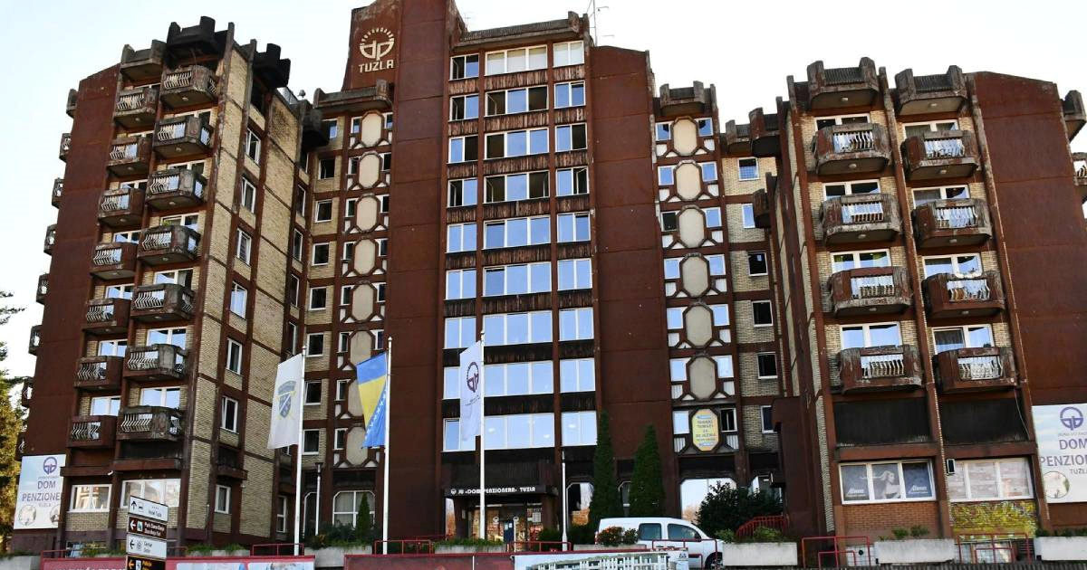 Broj žrtava požara u tuzlanskom domu porastao na 17, umrle još dvije žene