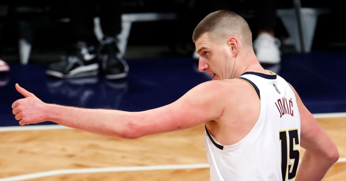 Pogledajte srpsku plesnu skupinu koju su NBA prvaci doveli u čast Nikole Jokića.