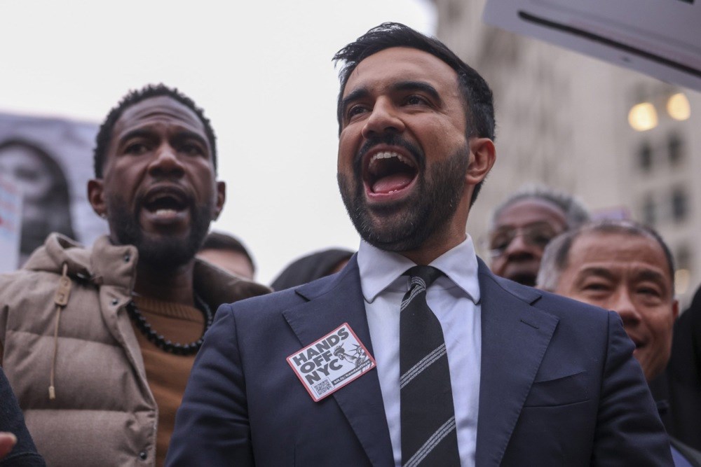 Ljevičar na rubu pobjede u New Yorku. Trump prijeti blokadom financiranja