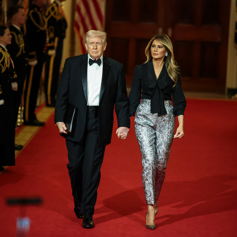 Srebrne hlače Melanije Trump izazvale raspravu na mrežama: "Neprimjereno"