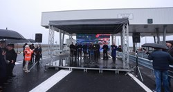 VIDEO Za Plenkovića i vladu postavili binu nasred nove autoceste