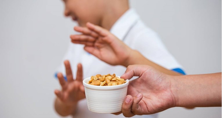 Studija: Ako mala djeca iznenada odbijaju hranu, testirajte ih na covid