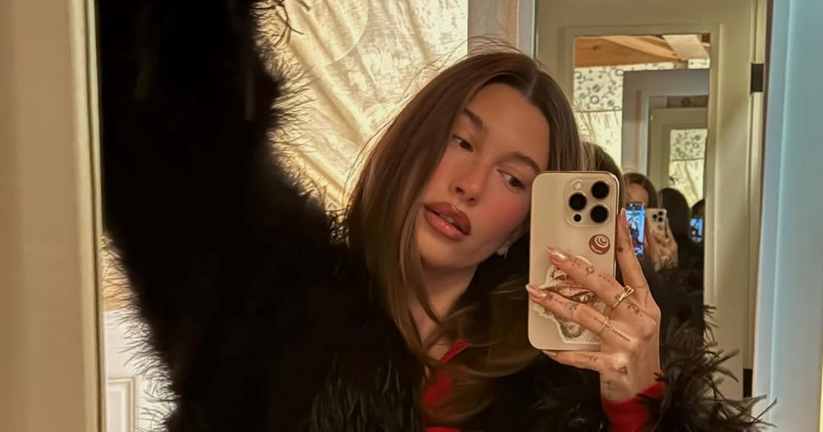 Manikura Hailey Bieber vraća u 2016. godinu