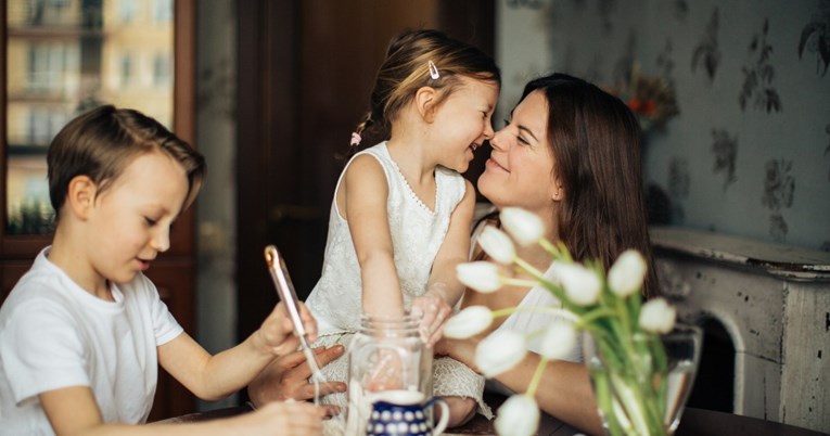 Stručnjakinja objasnila zašto vaša djeca cijeli dan govore "mama"