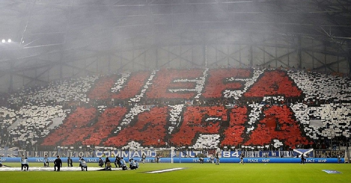 "UEFA mafija", navijači Marseillea napisali preko cijele tribine