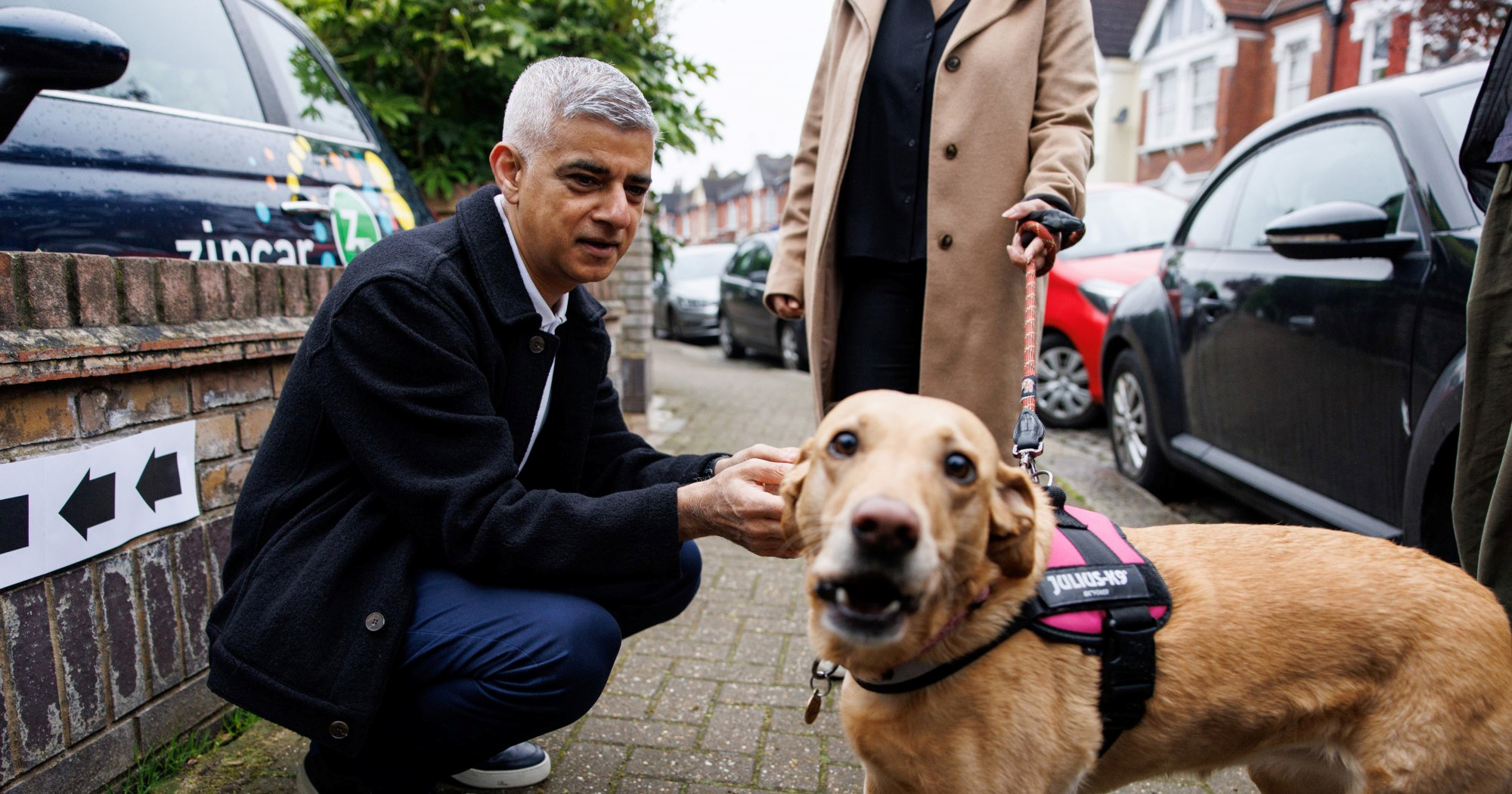 Policajci koji čuvaju gradonačelnika Londona na ulici ostavili torbu s oružjem