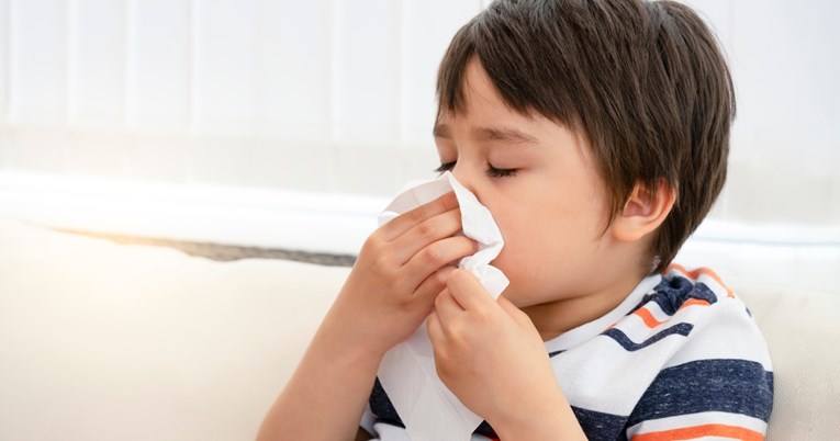 Što odmah napraviti kada se kod djeteta pojave simptomi virusne infekcije?