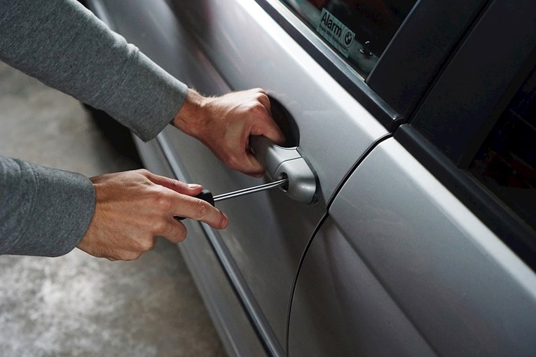 Pet načina kako spriječiti krađu automobila