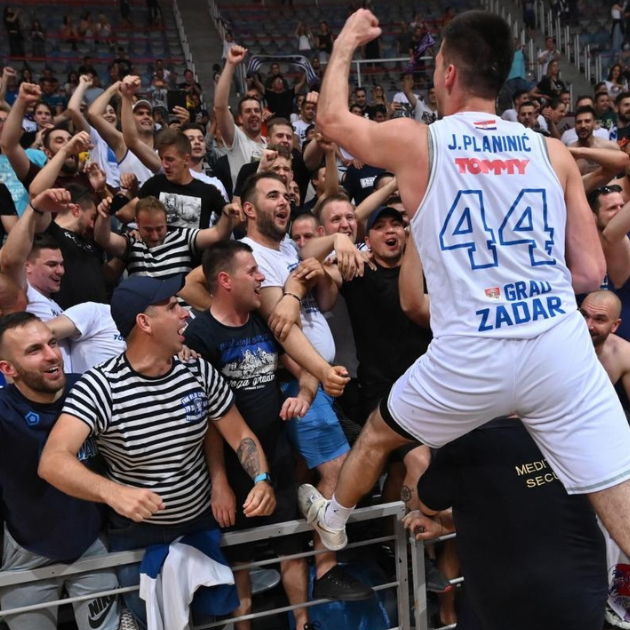 Policija pokreće istragu zbog upada navijača u dvoranu u Zadru