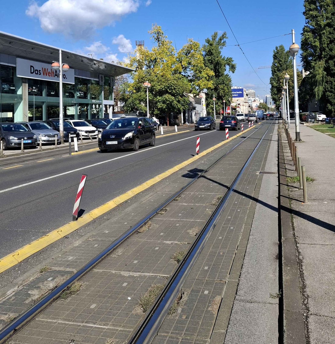 Jučer su se proširile slike uništenih stupića. Pogledajte kako Savska izgleda danas 