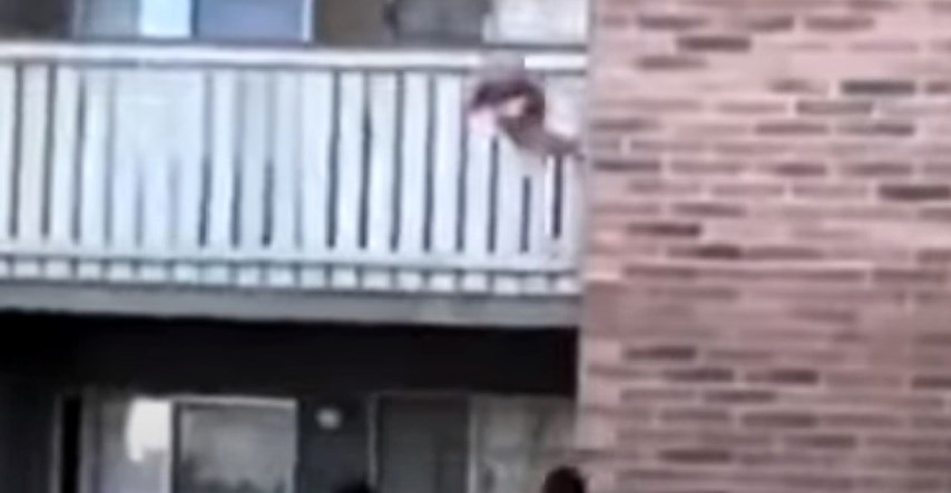 VIDEO Bivši igrač američkog nogometa ulovio bebu bačenu s trećeg kata goruće zgrade