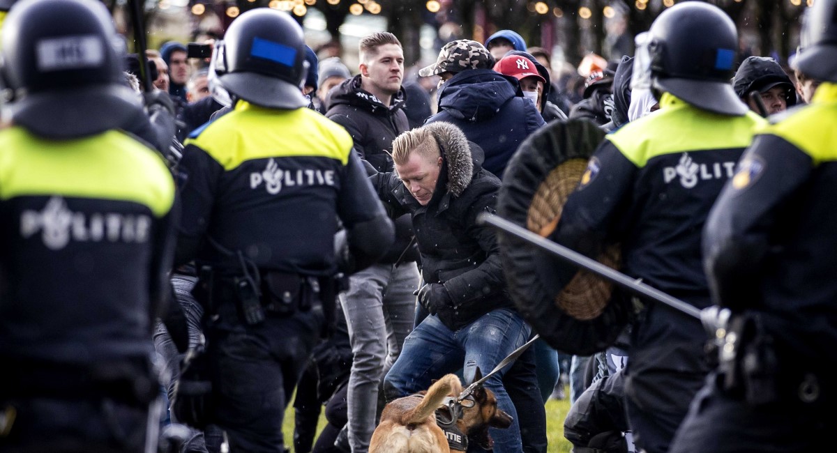 Nizozemski premijer osudio nerede zbog policijskog sata kao "kriminalno nasilje"