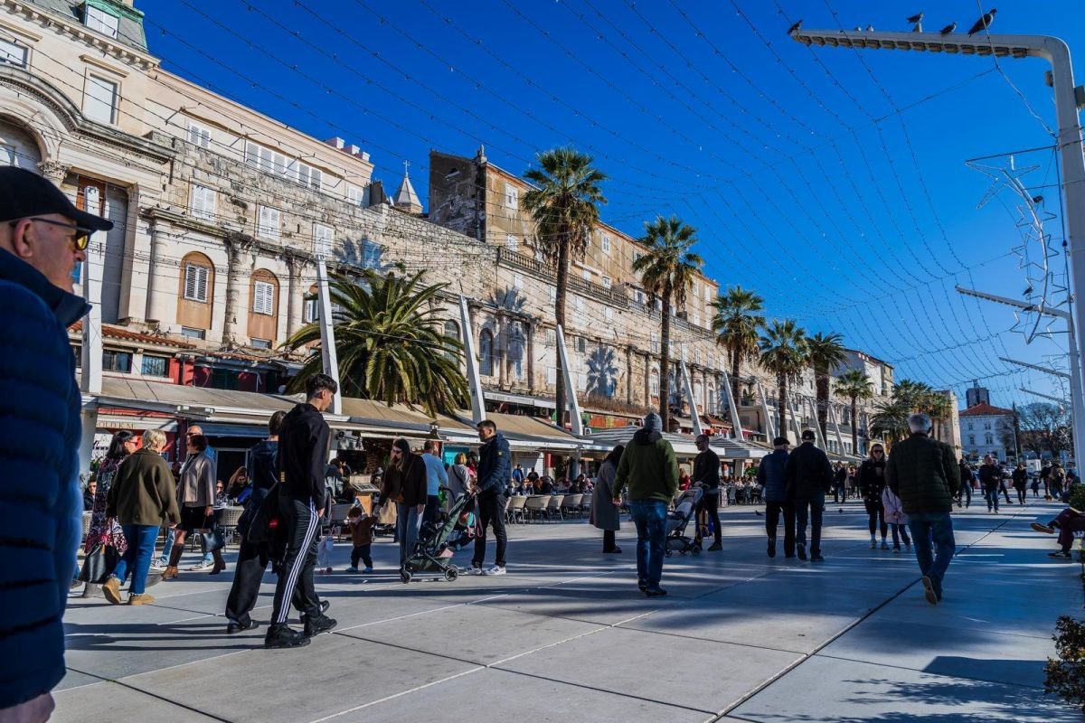 Promjenjiv prvi dio dana. Popodne će biti sunčanije, posebno na Jadranu