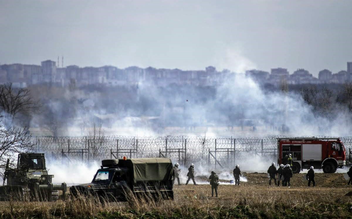 Vodeni topovi i suzavac na migrante: Pogledajte nove obračune na grčkoj granici