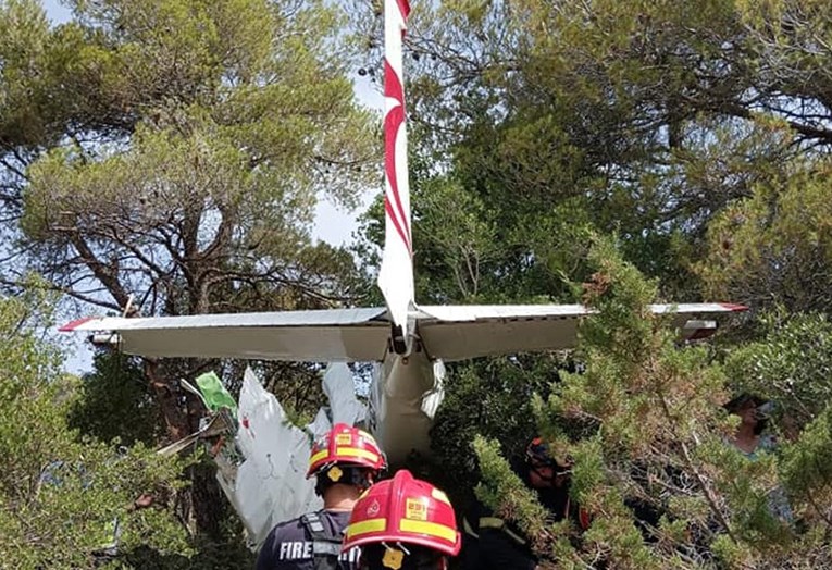 Civilna zaštita o padu malog aviona na Braču: Svi putnici su preživjeli