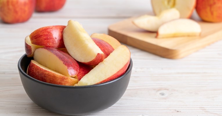 Pomoću jednostavnog trika narezane jabuke neće postati smeđe do tjedan dana