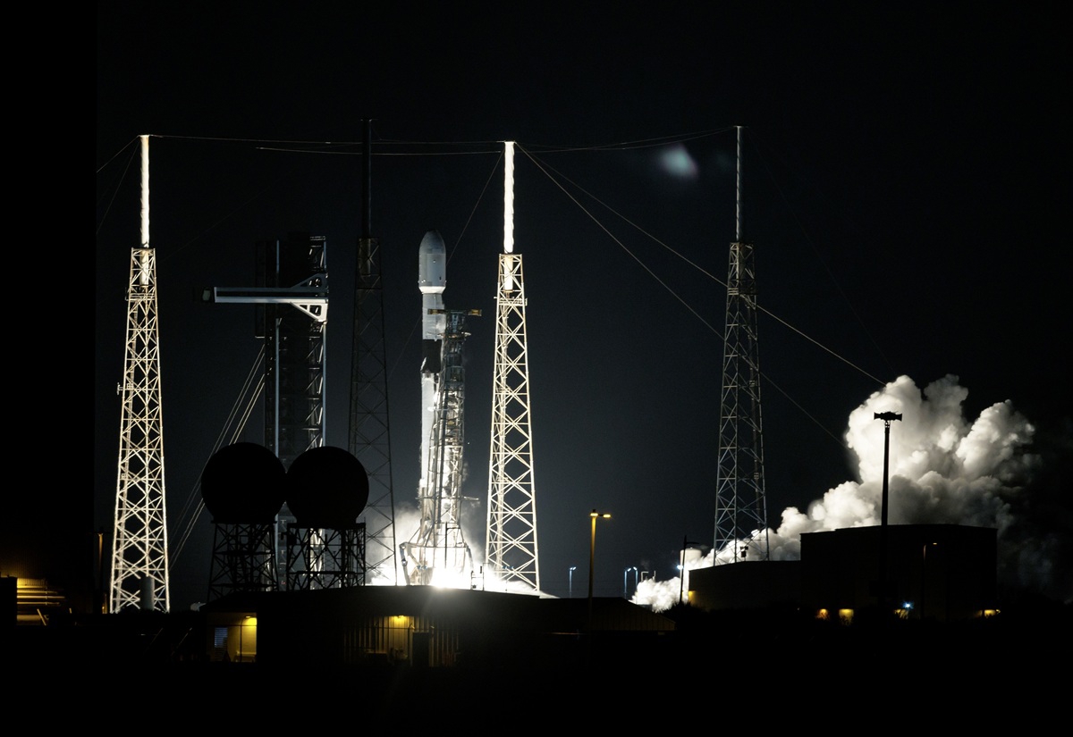 Dio SpaceX-ove rakete danas će udariti u Mjesec. Znanstvenici će pratiti sudar