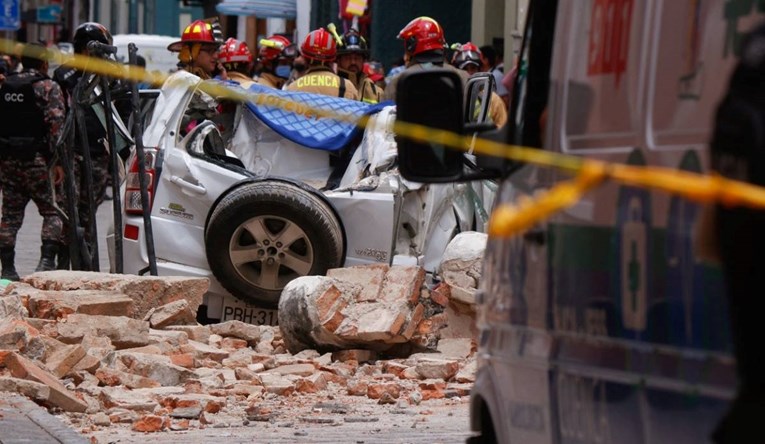 Silovit potres u Ekvadoru: Poginulo najmanje 12 ljudi, ima zarobljenih pod ruševinama