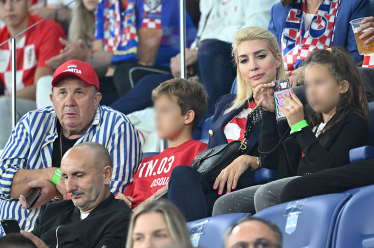 Kerum i Fani s djecom došli na utakmicu u Osijek, nisu bili baš raspoloženi