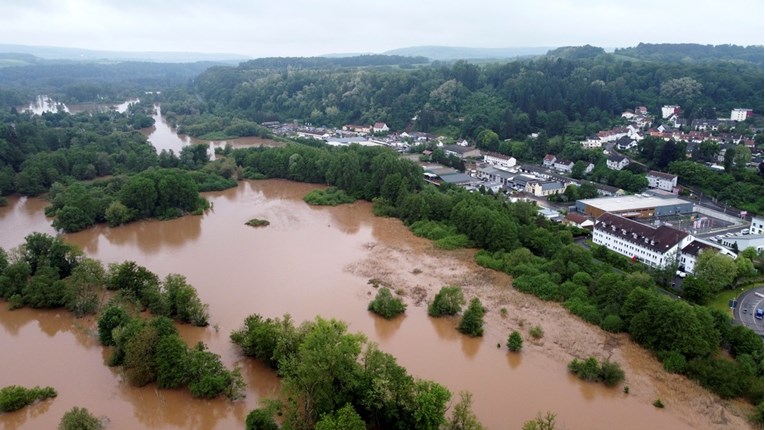 Poplave odsjekle jug Njemačke. Pukle dvije brane, tisuće u bijegu. Vojska na terenu