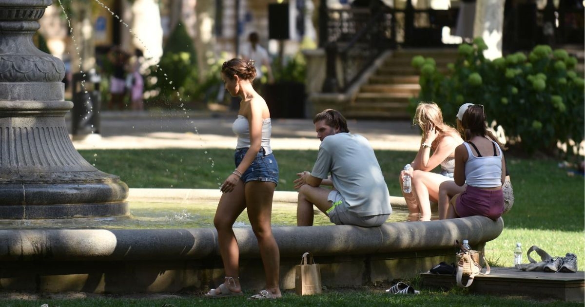 FOTO Zagrepčani su spas od vrućina potražili u hladovini Zrinjevca