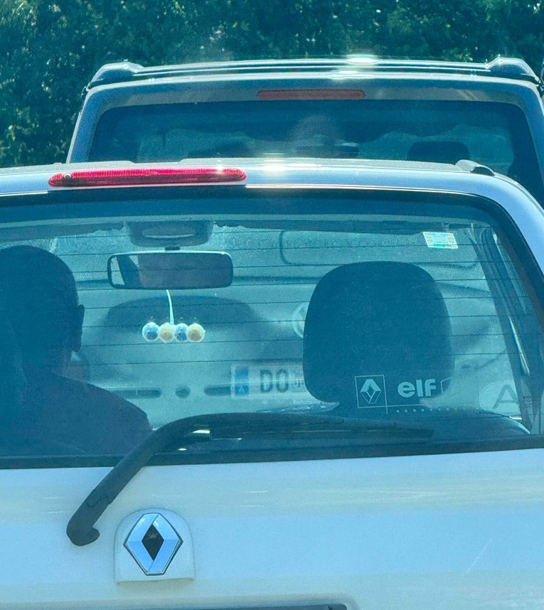 Prizor iz automobila u Dalmaciji hit je na mrežama. Jasno je zašto