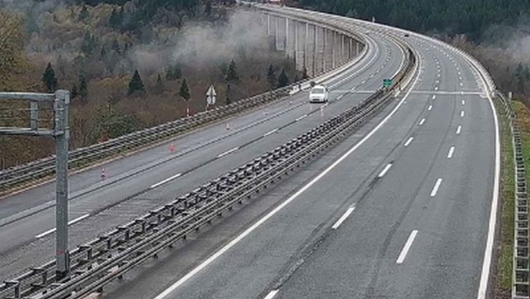 Ceste mjestimično zatvorene zbog vjetra, na nekima i odroni