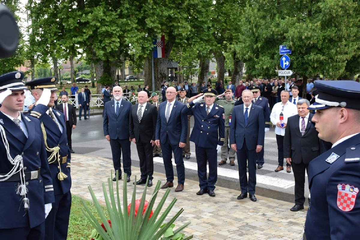 Prije 33 godine Srbi su napali policijsku postaju u Glini. Ubijen je Tomislav Rom