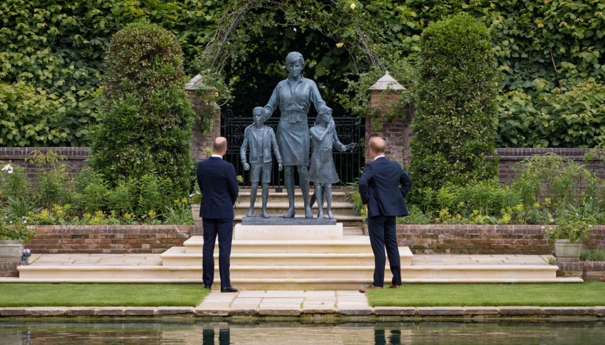 William i Harry zaboravili na nesuglasice i otkrili kip princeze Diane