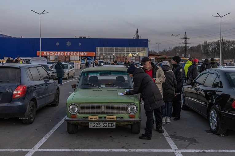 Crveni križ: Ne možemo dopremiti pomoć u Mariupolj