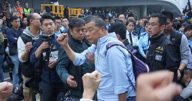 Policija u Hong Kongu rastjerala prodemokratski prosvjed u šoping centru