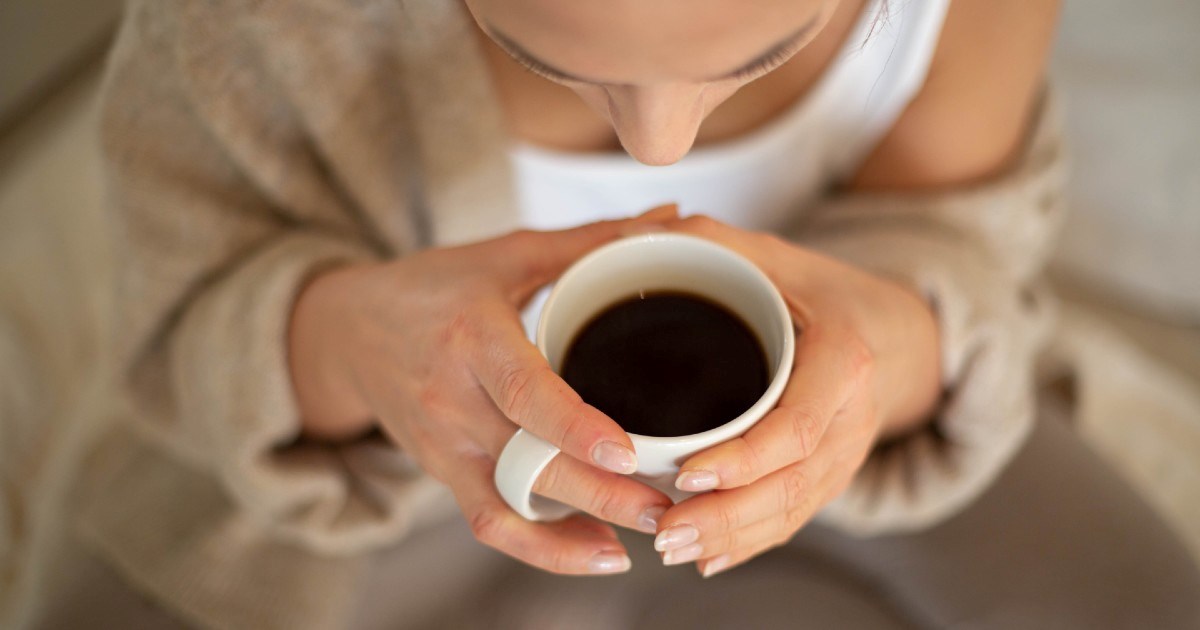 Kardiolog tvrdi: Ovaj jutarnji napitak može pomoći u snižavanju kolesterola