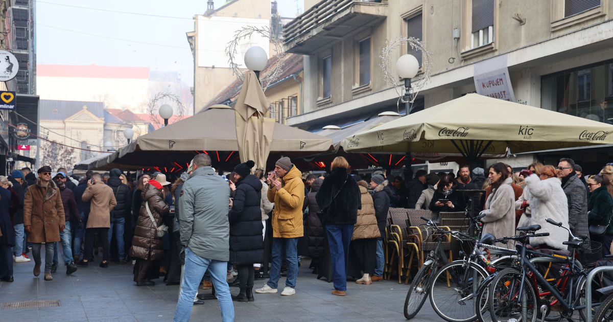 FOTO I VIDEO Gužva u centru Zagreba, građani uživaju uoči Nove godine