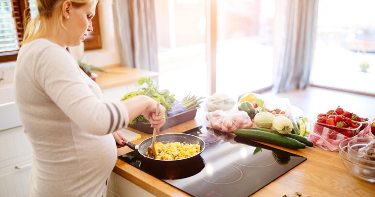 Službena preporuka trudnicama da muževima naprave poseban obrok zgrozila ljude