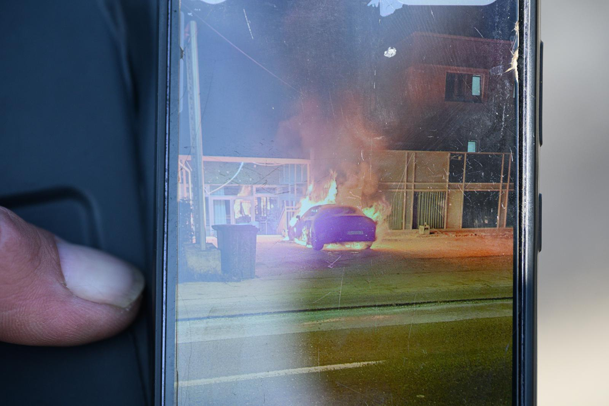 FOTO I VIDEO U Zagrebu zapaljen Mercedes koji koristi 29-godišnjakinja