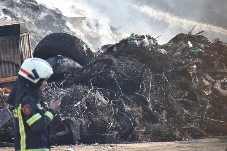 Požar na smetlištu Pule u fazi završnog gašenja, navodno nije gorio opasni otpad