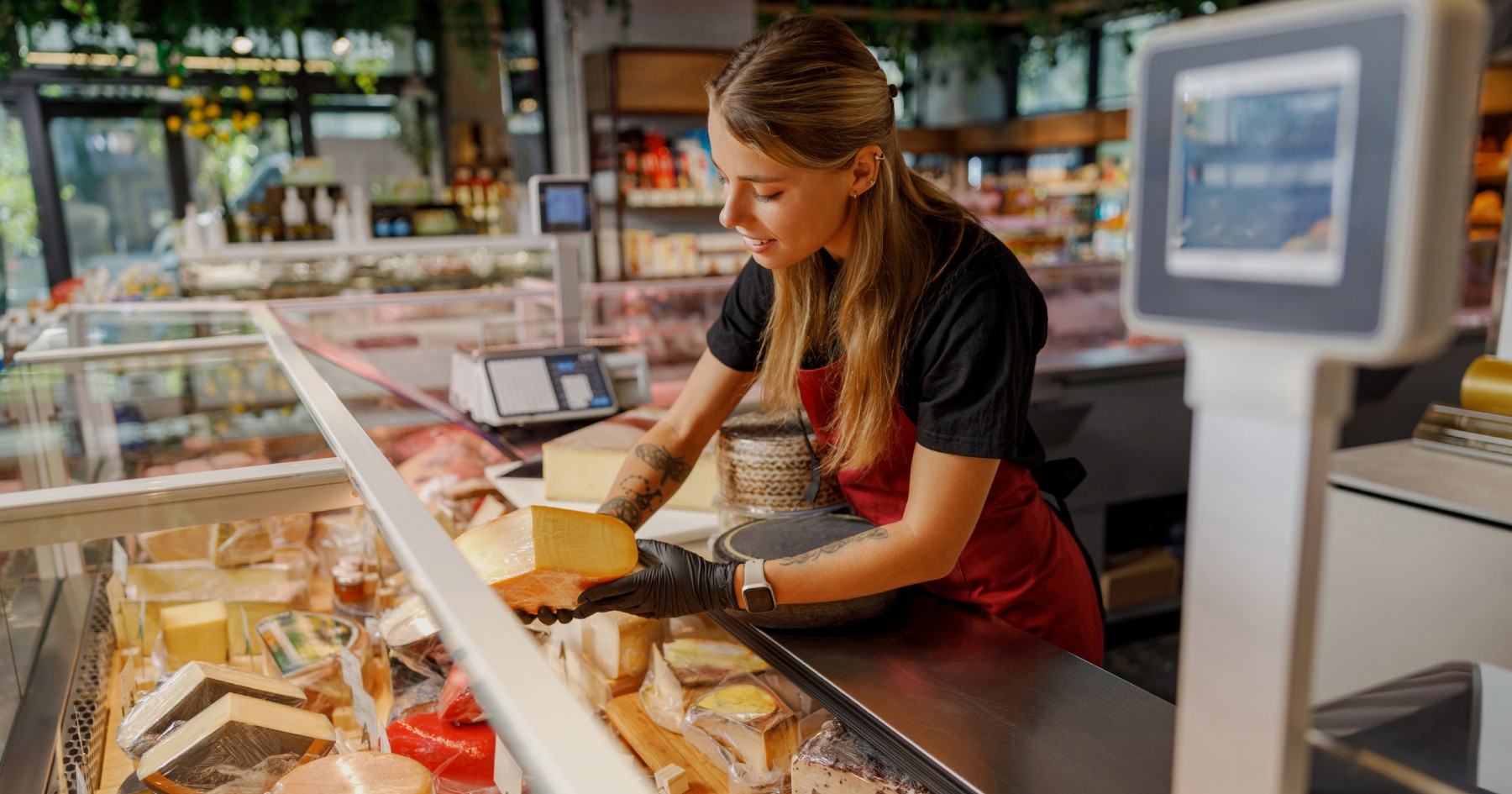 Bivša djelatnica s odjela delikatesa otkrila što tamo nikada ne bi kupila