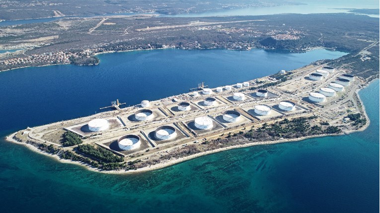 Na Omišalj stiže osam tankera neruske nafte za MOL, tvrdi Janaf