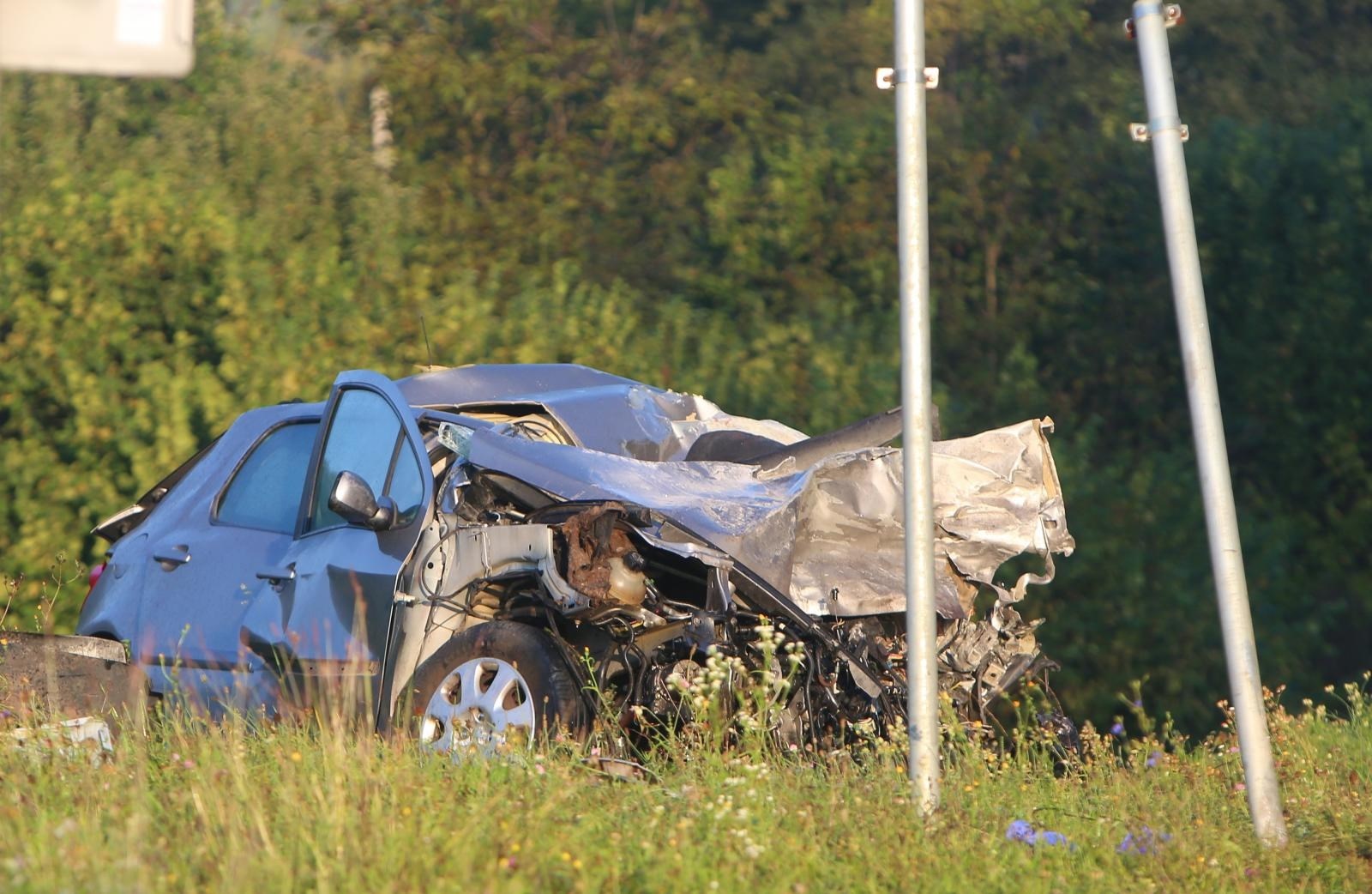 Objavljeni detalji teške nesreće kod Karlovca, u sudaru s kamionom poginula žena