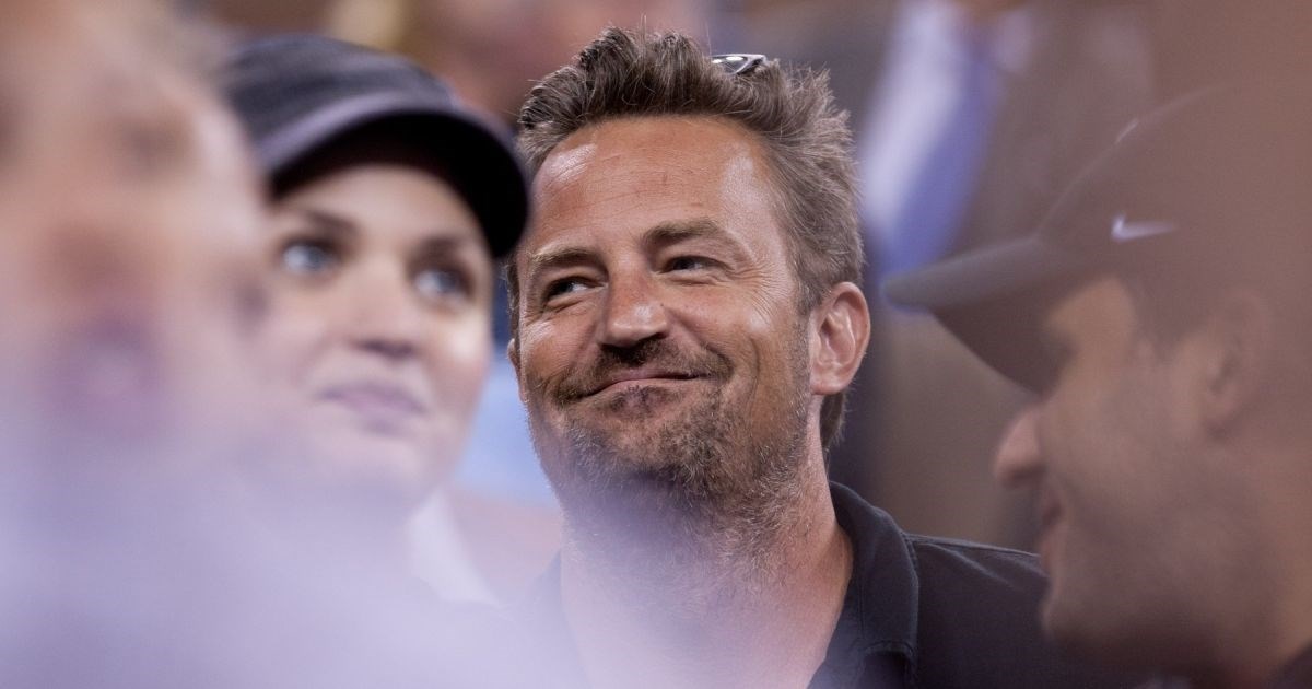 Bivša Matthewa Perryja: Zalijepio si je ruke da se prestane drogirati, bilo je tužno