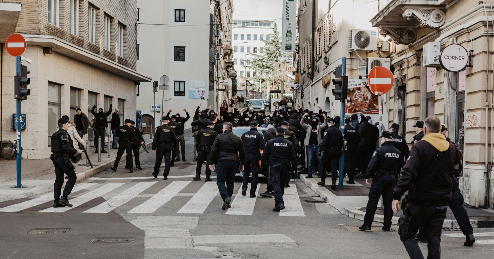 Porastao broj uhićenih zbog napada na antifašiste u Rijeci, objavljena nova snimka