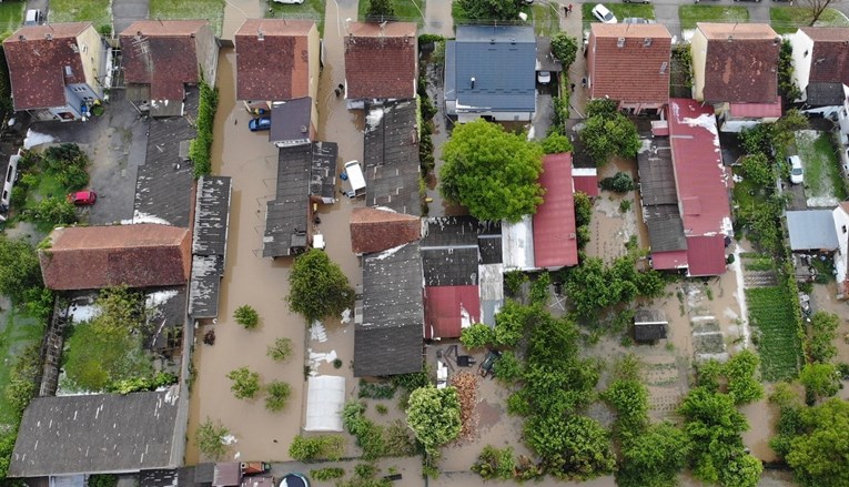 FOTO I VIDEO Ogromna šteta od poplave u Slavoniji, uništen novi vrtić...