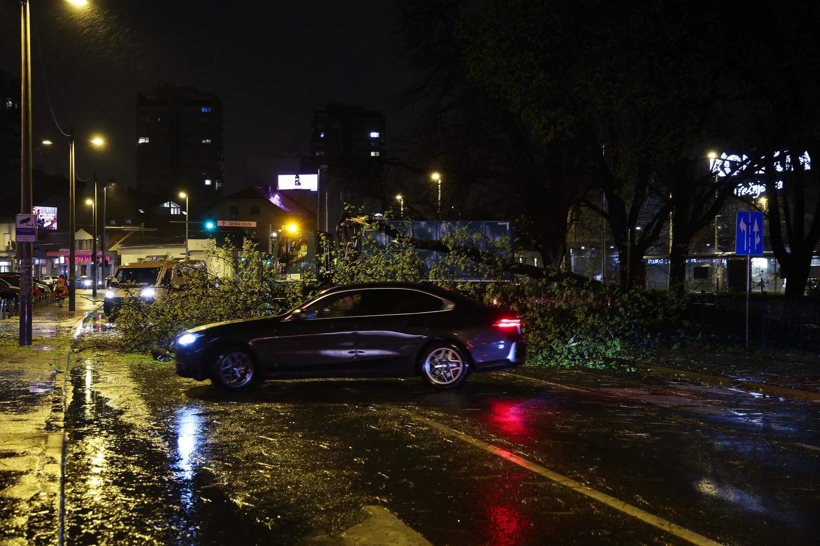 VIDEO I FOTO Obustavljen promet kod Trešnjevačkog placa u Zagrebu