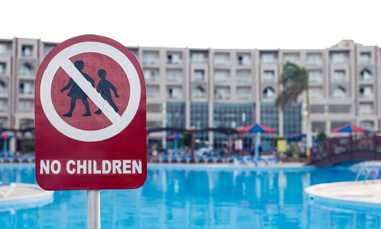 Sve više hotela u Španjolskoj zabranjuje ulazak djeci