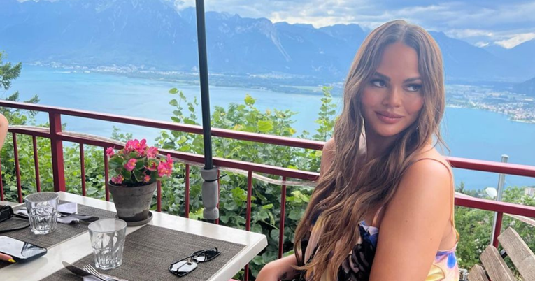 Chrissy Teigen obilježila godinu dana otkako je trijezna: "Ponekad mi nedostaje..."