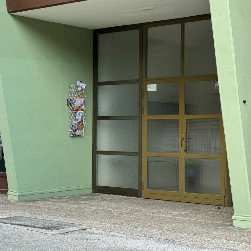 Osvanuo grafit pred ulazom u Krovinovićev stan u Zagrebu. Ekspresno je prebojen