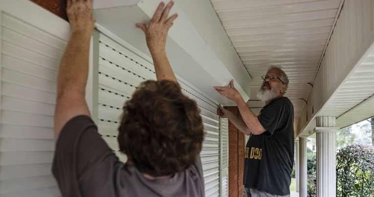 Bolnice u Louisiani pune covid-bolesnika, a uskoro stiže razoran uragan